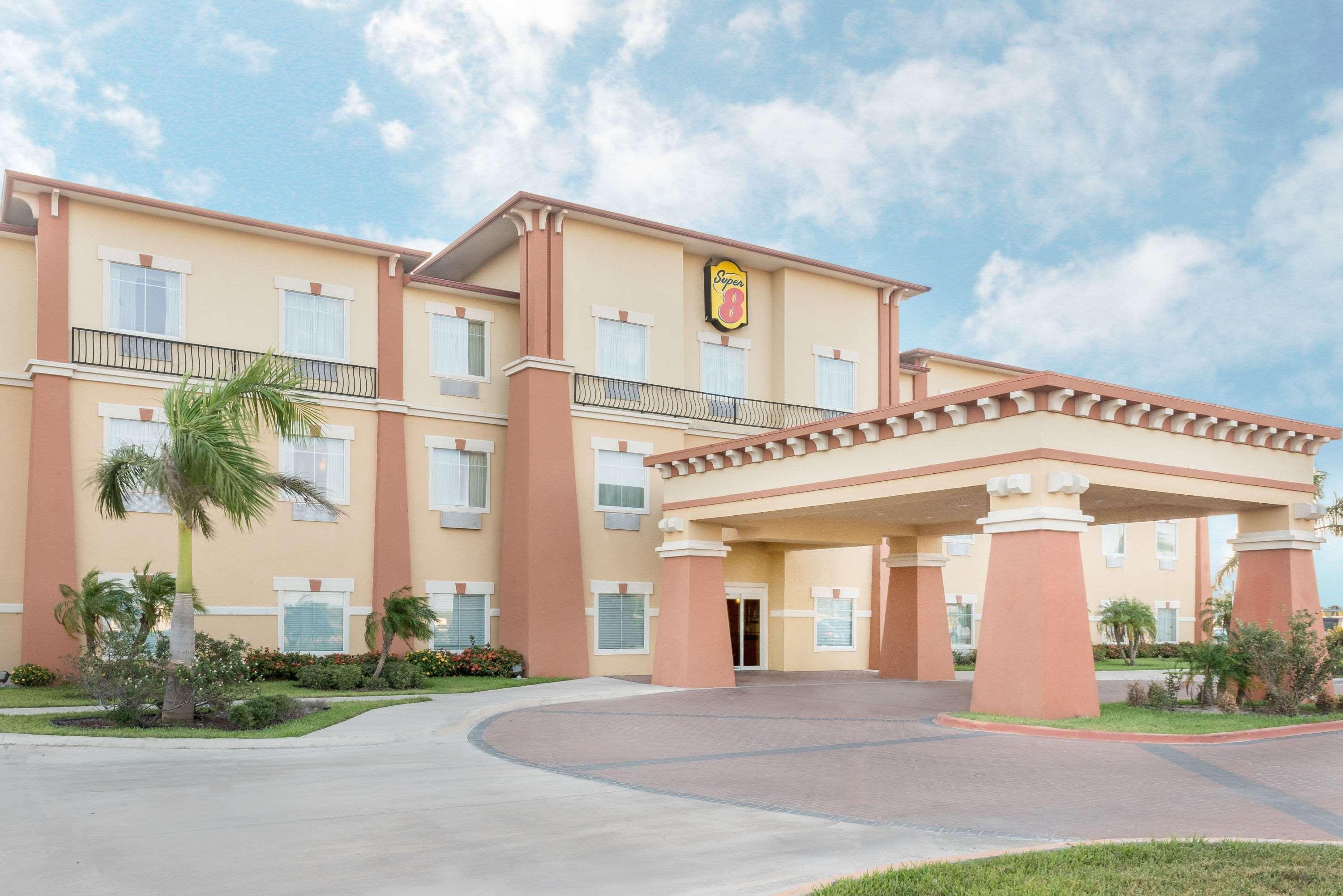 Super 8 By Wyndham Hidalgo At La Plaza Mall & Mcallen Airport Exterior foto