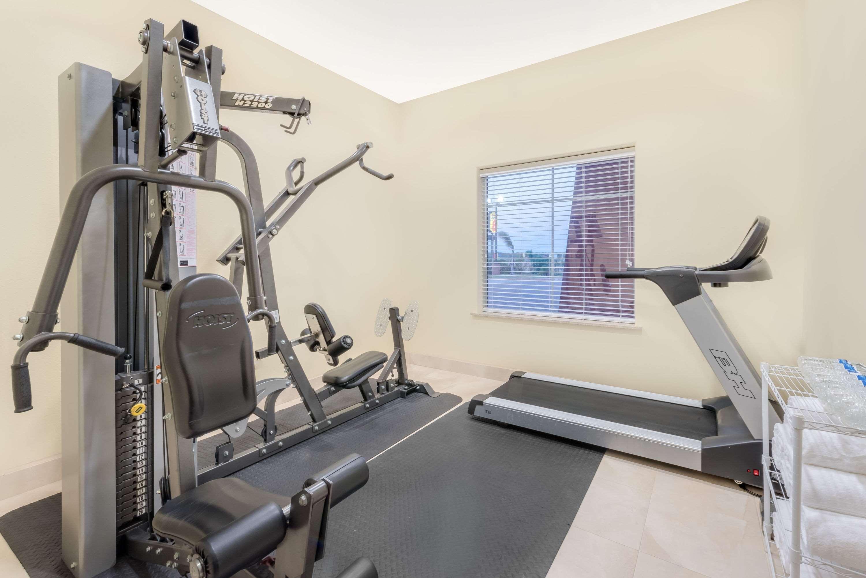 Super 8 By Wyndham Hidalgo At La Plaza Mall & Mcallen Airport Exterior foto