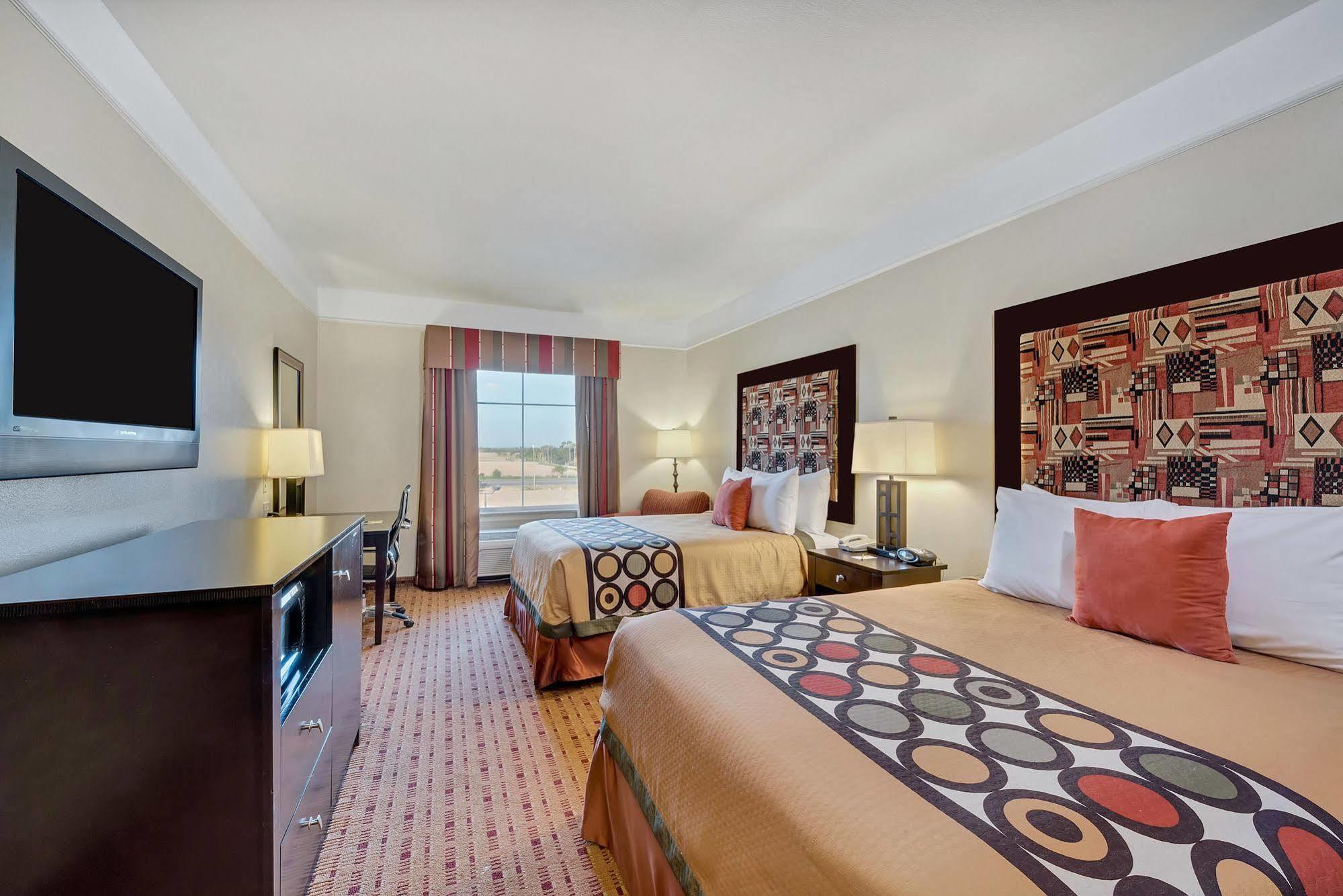 Super 8 By Wyndham Hidalgo At La Plaza Mall & Mcallen Airport Exterior foto