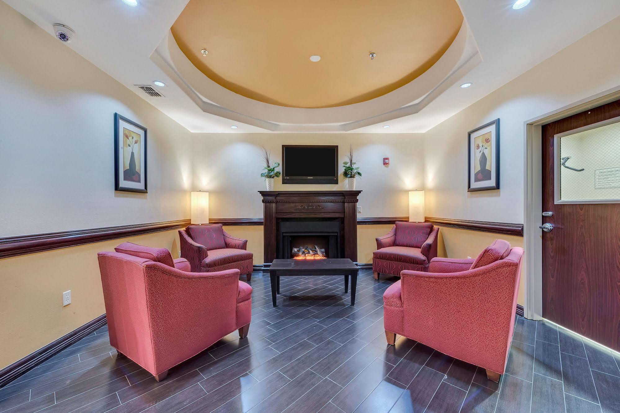 Super 8 By Wyndham Hidalgo At La Plaza Mall & Mcallen Airport Exterior foto