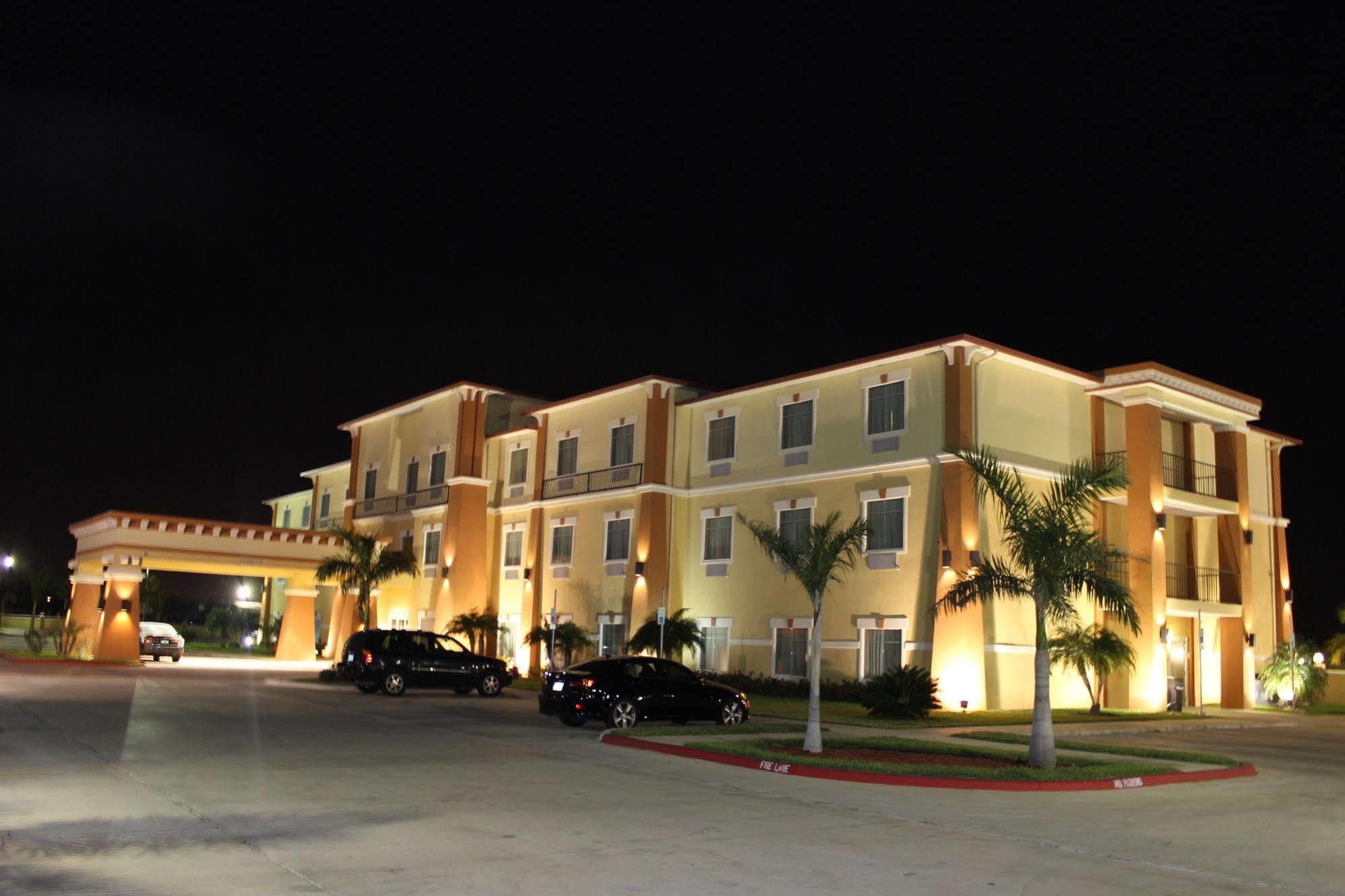 Super 8 By Wyndham Hidalgo At La Plaza Mall & Mcallen Airport Exterior foto