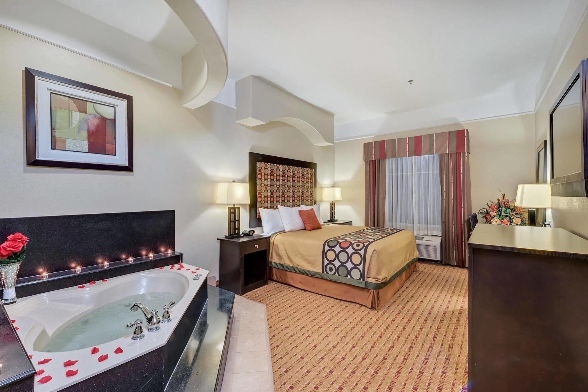 Super 8 By Wyndham Hidalgo At La Plaza Mall & Mcallen Airport Exterior foto